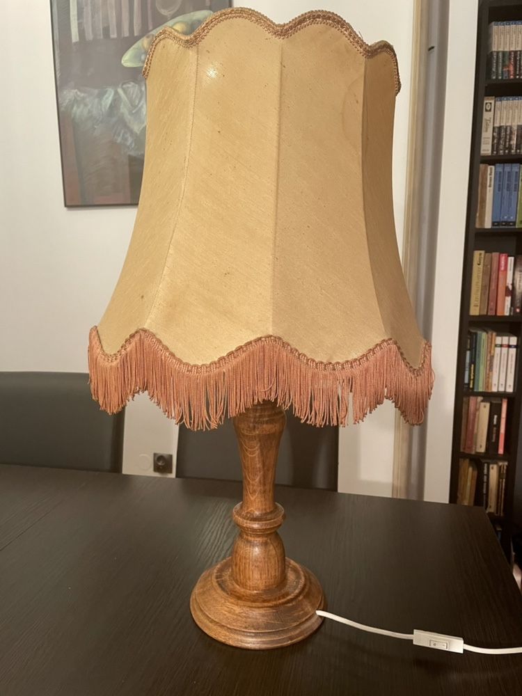 Piekna drewniana lampa antyk