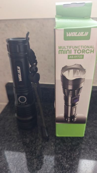 Lanterna tática led 9000 lúmens