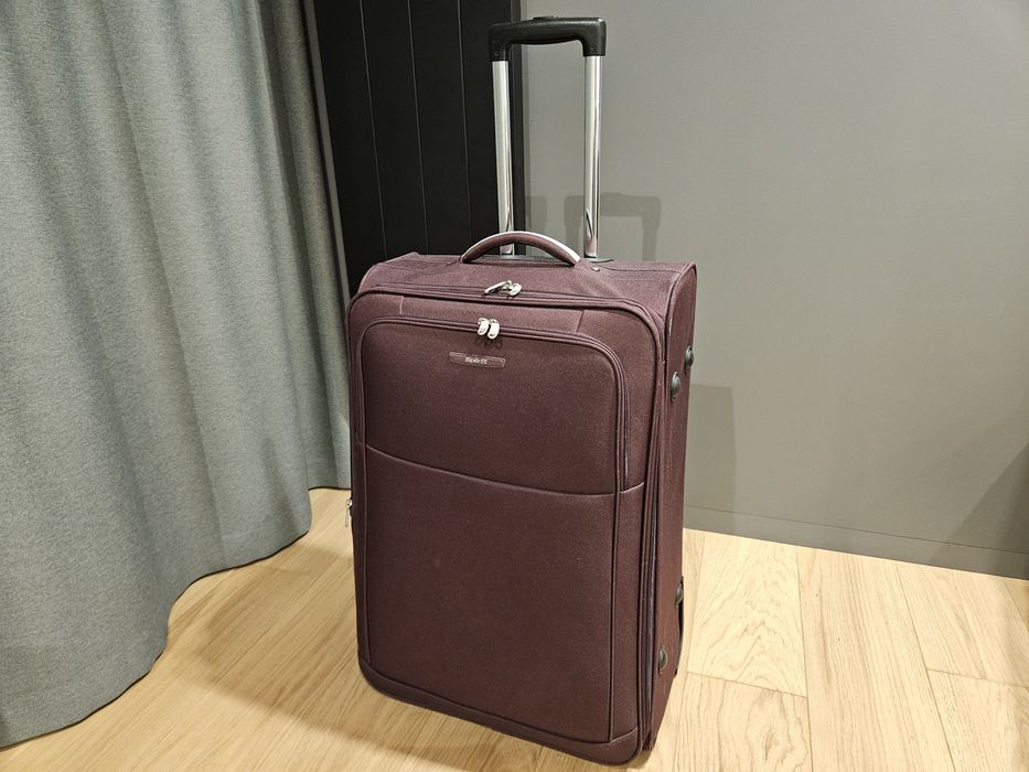 Duża walizka Spirit ze sklepu Witchen 70x48x30cm / trochę przetarta