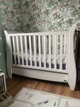 Tutti Bambini Lucas Sleigh Cot Bed Łóżeczko dla dziecka niemowlaka