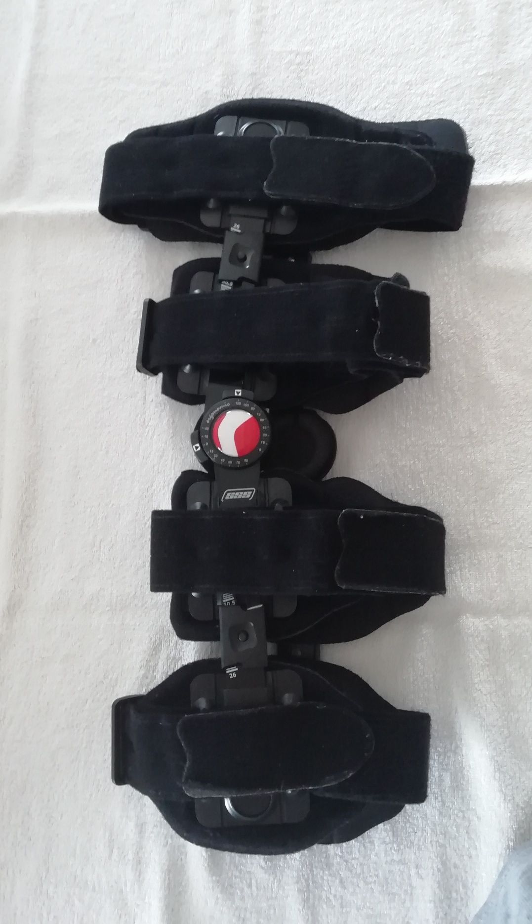 Orteza kolanowa. Stabilizator. Uniwersalna, regulowana.