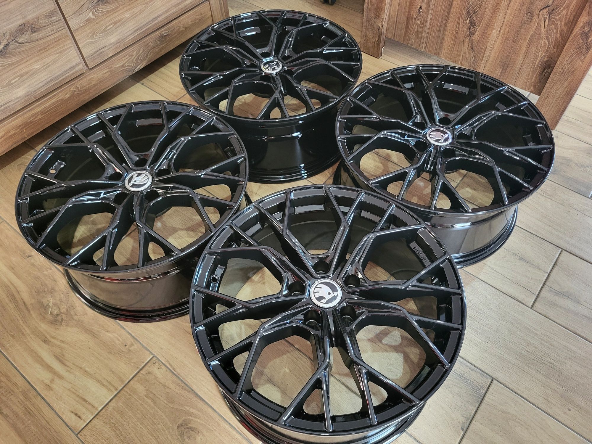 Alufelgi 18" 5x112 ET40 SKODA Octacvia III IV RS SUPERB III Kodiaq !