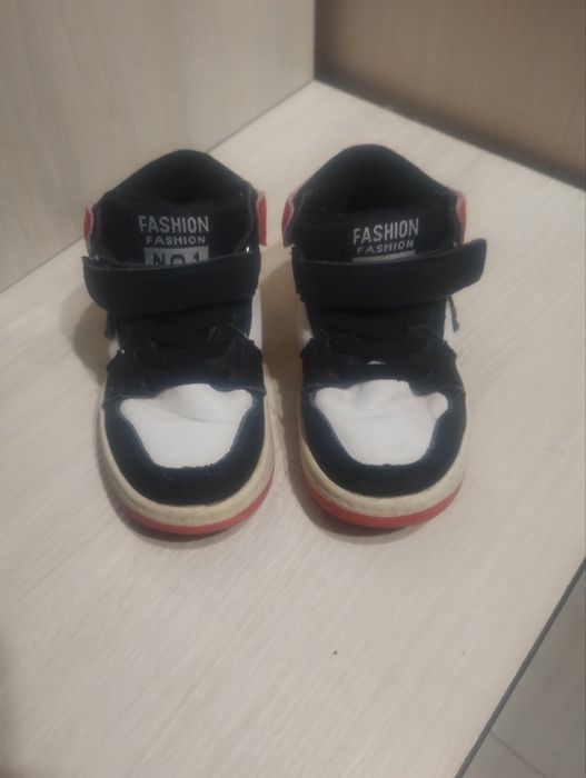 Осінні кросівки для хлопчика