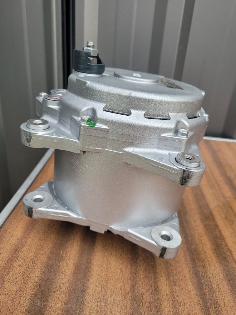 Alternator  AUDI Q7  4.2 V8
