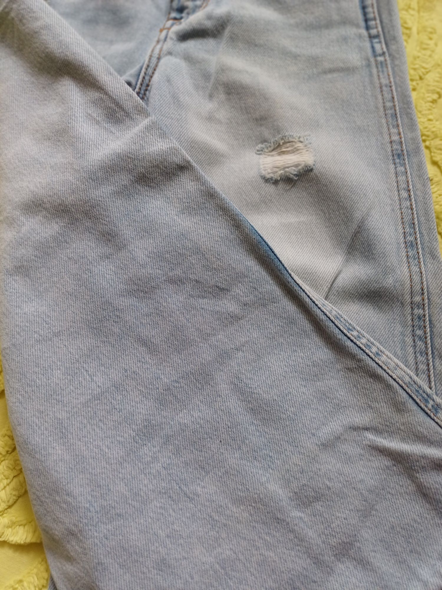 Широкі  світлі джинси zara весна- літо 4-5  років