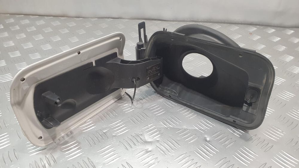 Лючок топливного бака белый BMW 7 F01 F02 2010-2017 7546830 разборка