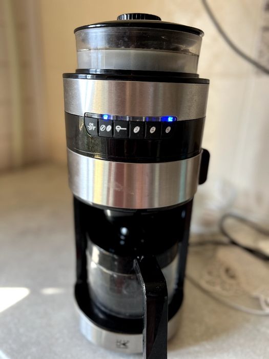 Продам кофеварку.