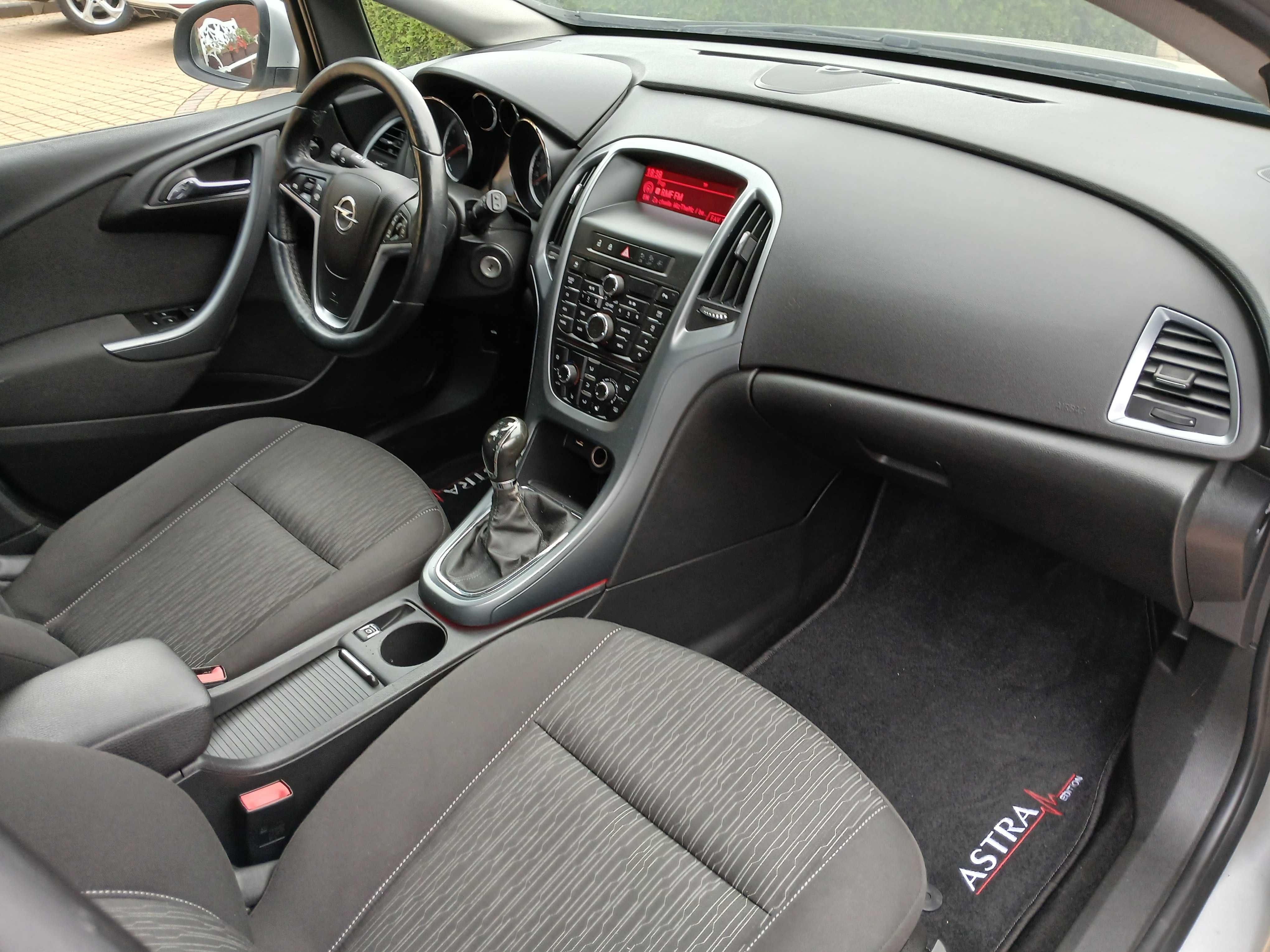 Opel Astra J 1.4B Klima 5drzw
