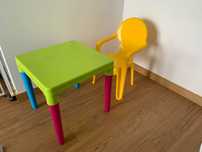 Mesa e cadeira infantil