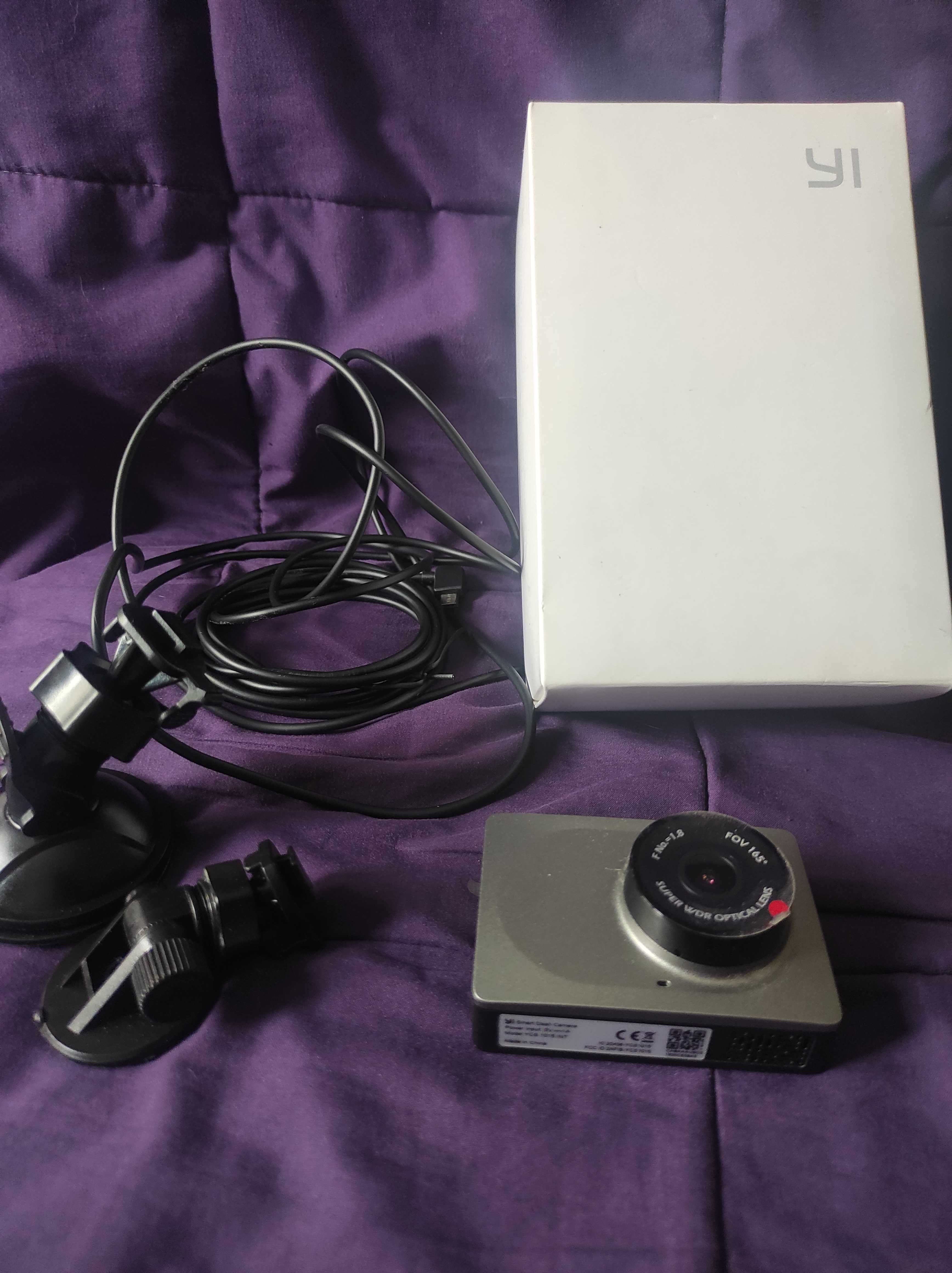 Видеорегистратор Xiaomi Yi Smart Dash WiFi Gray