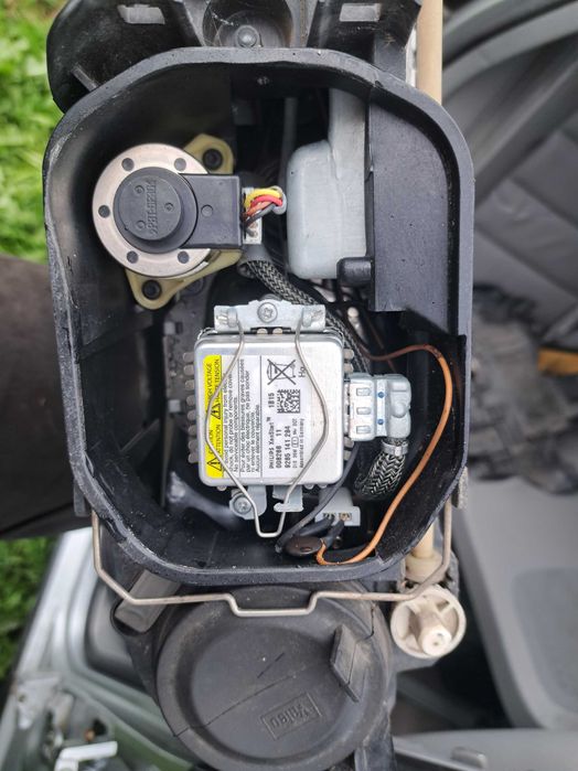 lampy vw touareg 7l xenon komplet