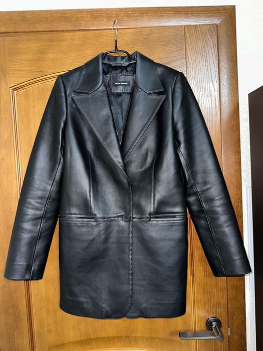 Кожаный пиджак Artem Smirnov.