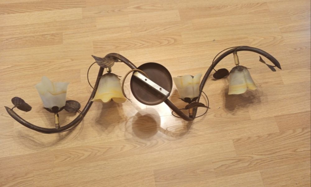Lampa sufitowa-punktowa