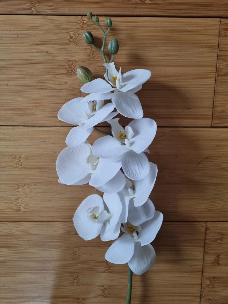 Штучні квіти - тюльпани та фаленопсис(орхідея)