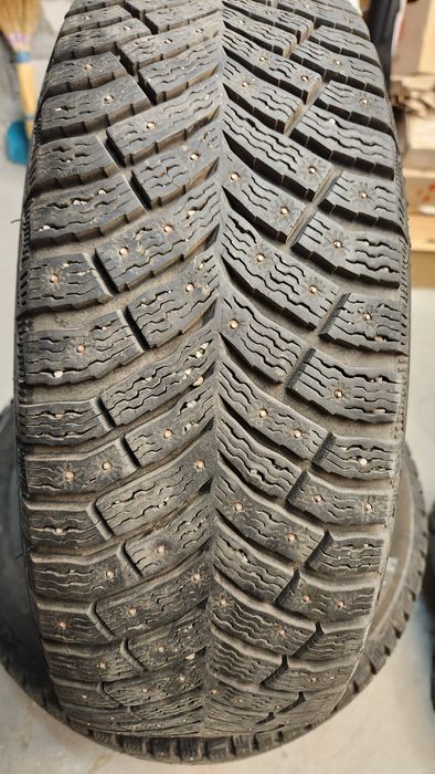 205 65 16 Michelin X-Ice north 4