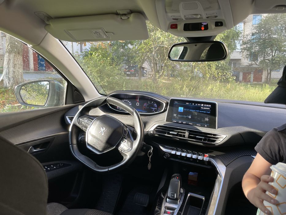 Пежо 5008 у хорошому стані