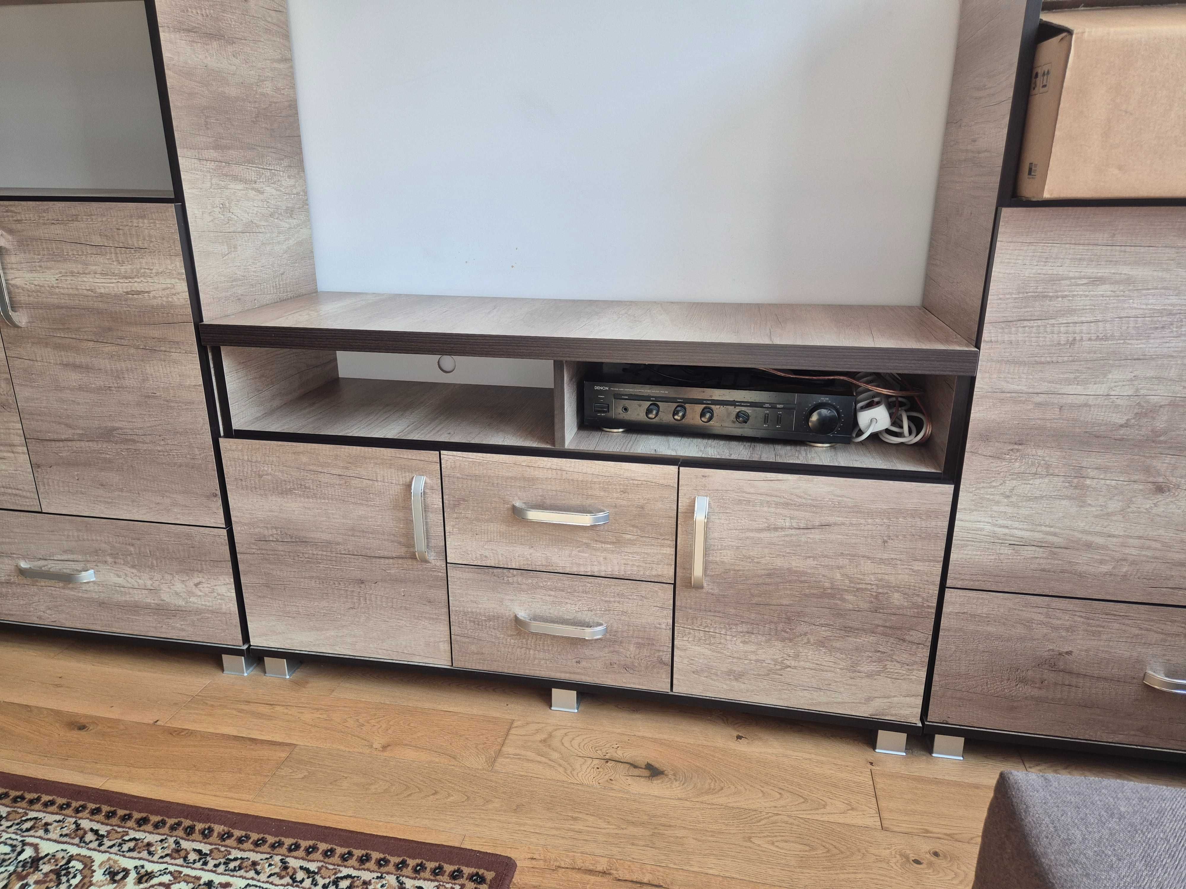 Szafka pod tv, stan idealny, do kompletu, 120 cm x 68,3 cm x 40,5 cm.