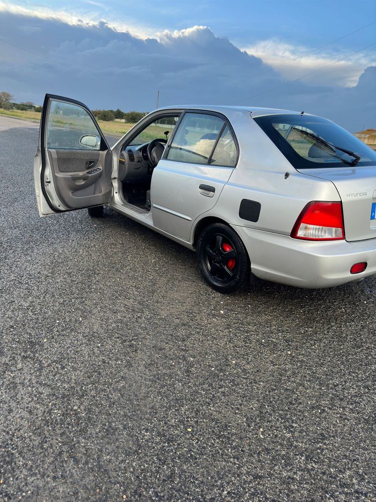 Hyundai Accent 2001 – Gasolina