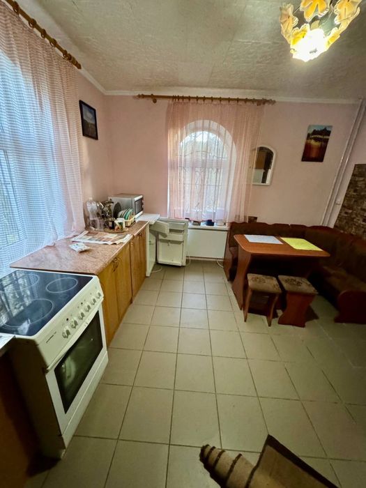 Продаж будинку поруч зі Львовом