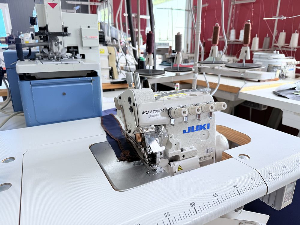 Overlock Owerlok Juki MO-6714DA 4 nitkowy Servo 230V Nowy DD FV23%
