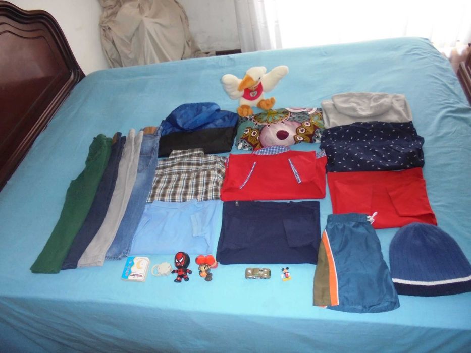 lote de roupa de menino águia do Benfica