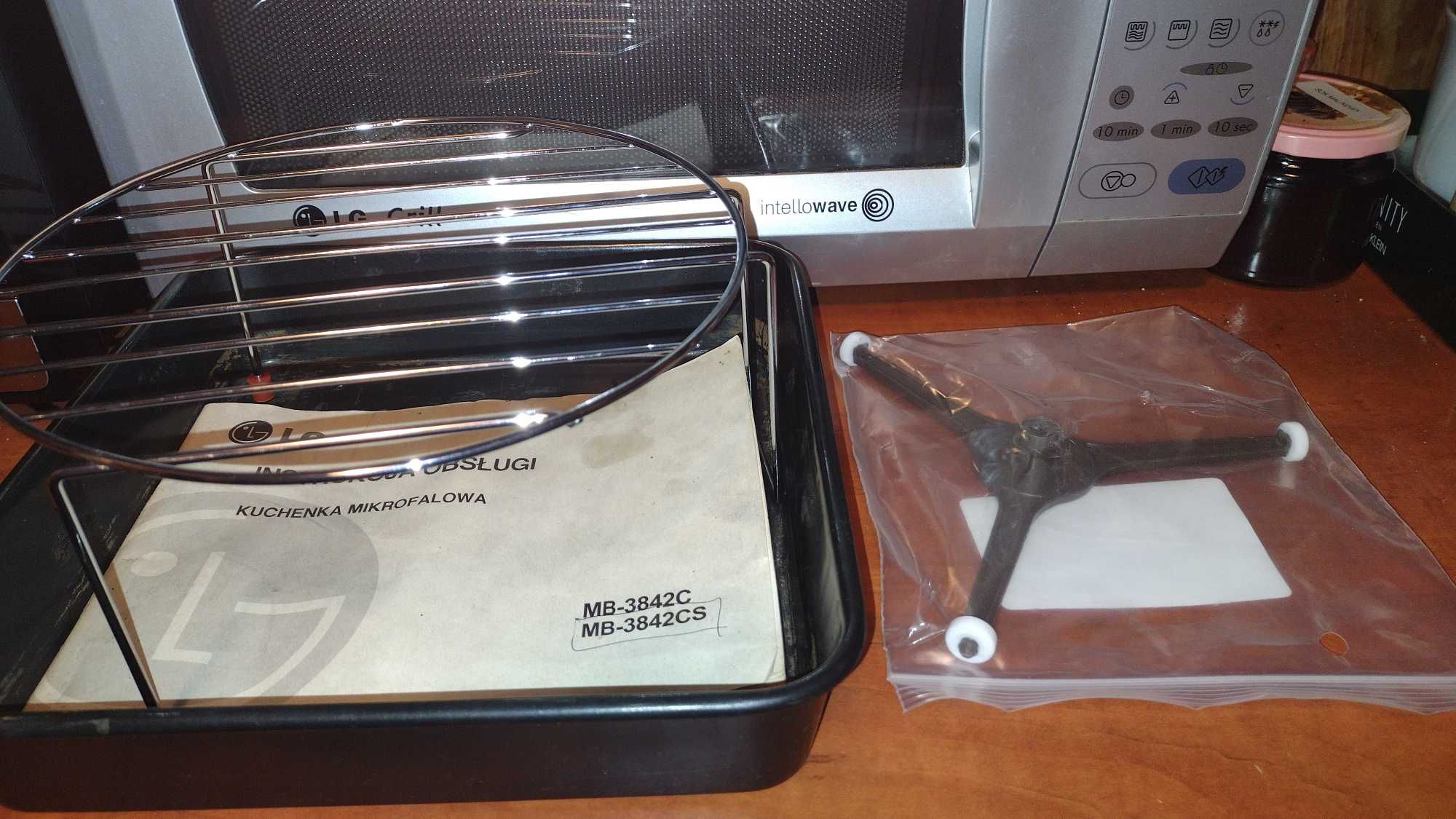 kuchenka mikrofalowa z grilem  LG MB -3842 CS