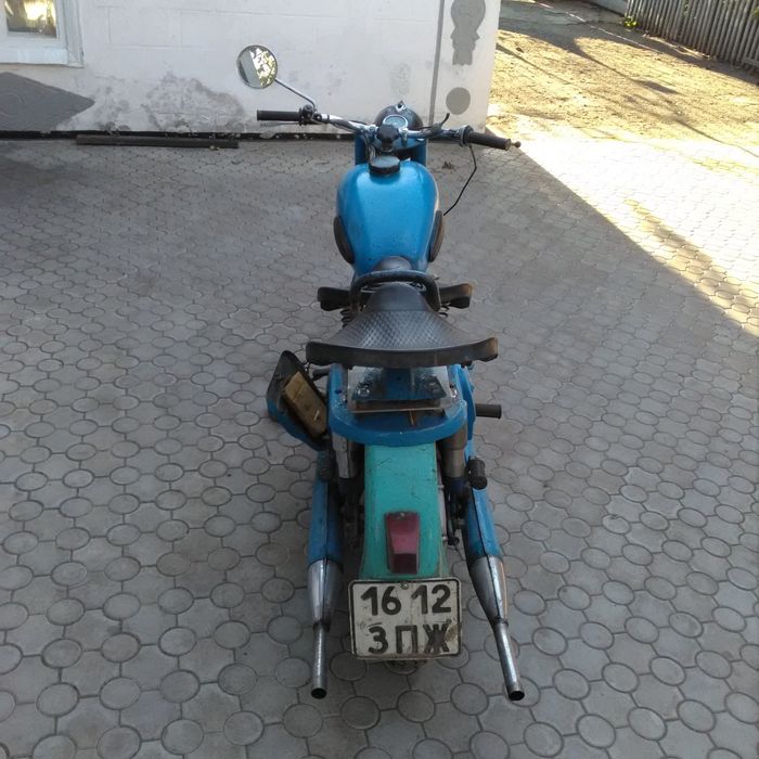 Два мотоцикли иж 56 та планета 3