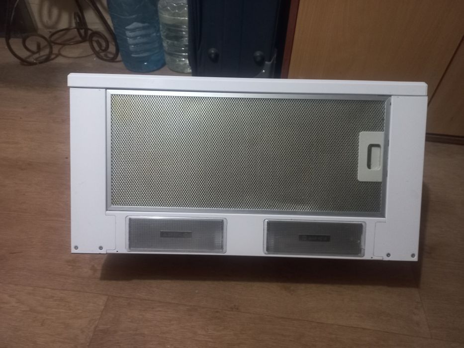 Вытяжкв кухонна встроенная