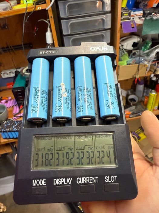 Samsung 32 e  23 mom 18650