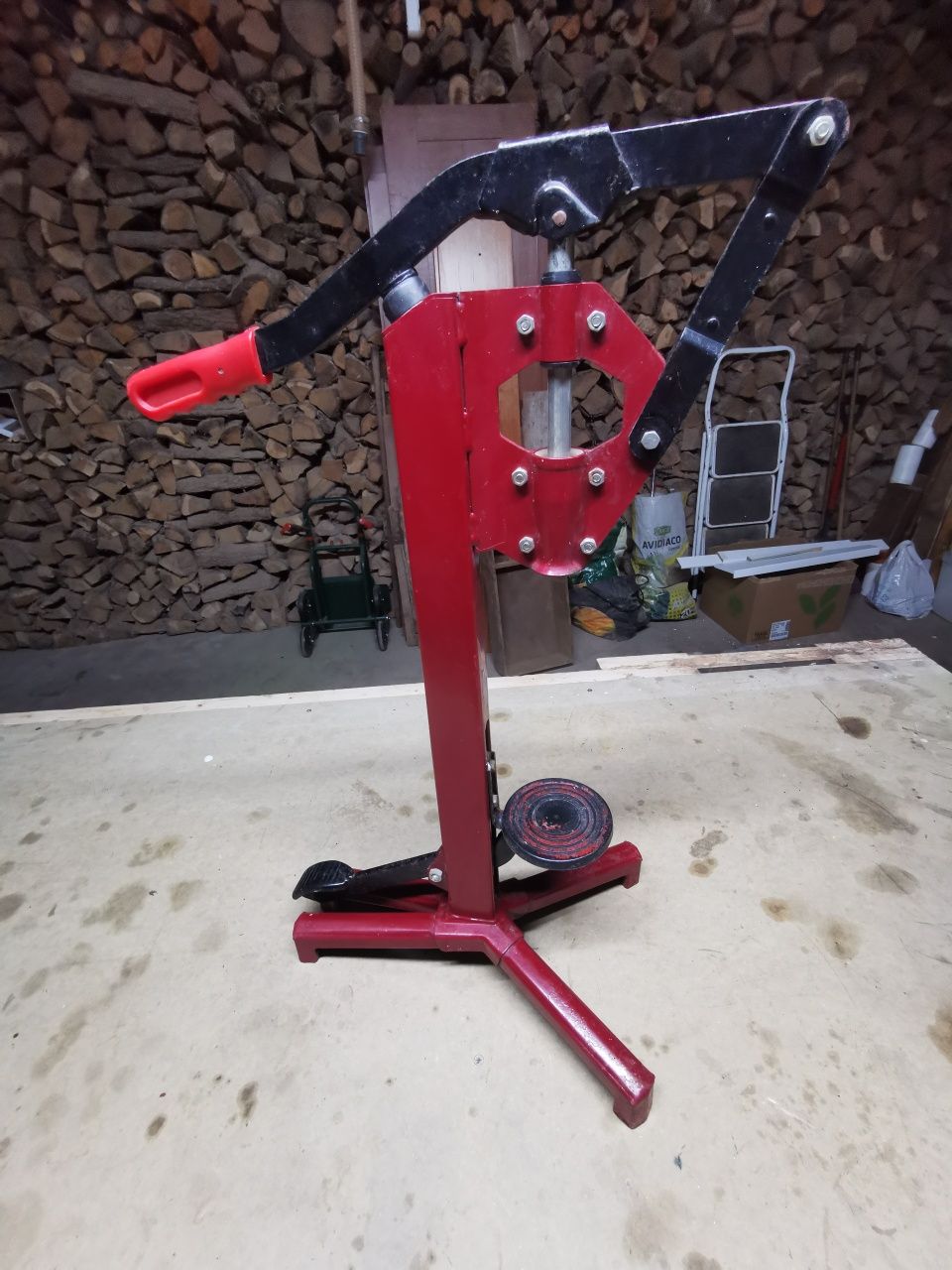 Máquina manual de pôr rolhas