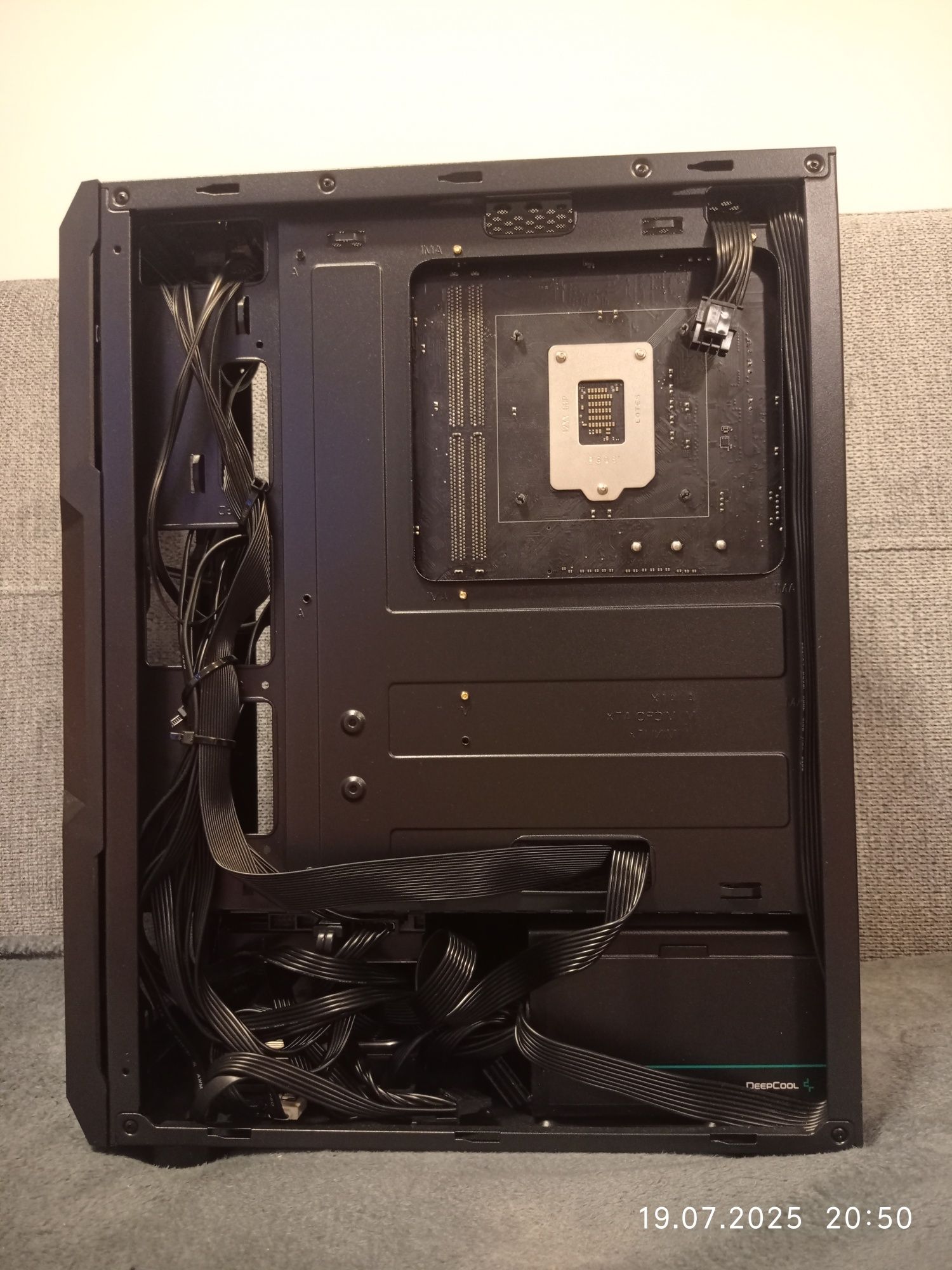 Komputer Gamingowy i3-10100f+GTX 1660 Super