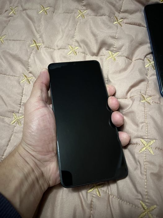 Poco X6 Pro 5G дисплей