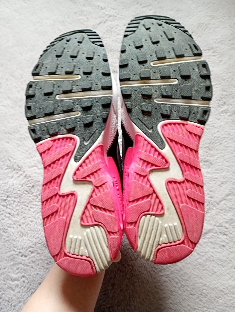 Nike Air Max Excee r.40,5