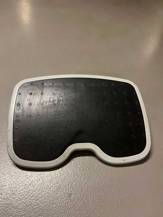 podnóżek pod biurko