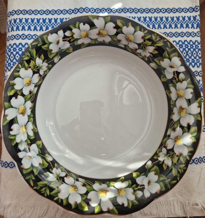 Столовий набір посуди: 14 предметів + блюдо в подарунок