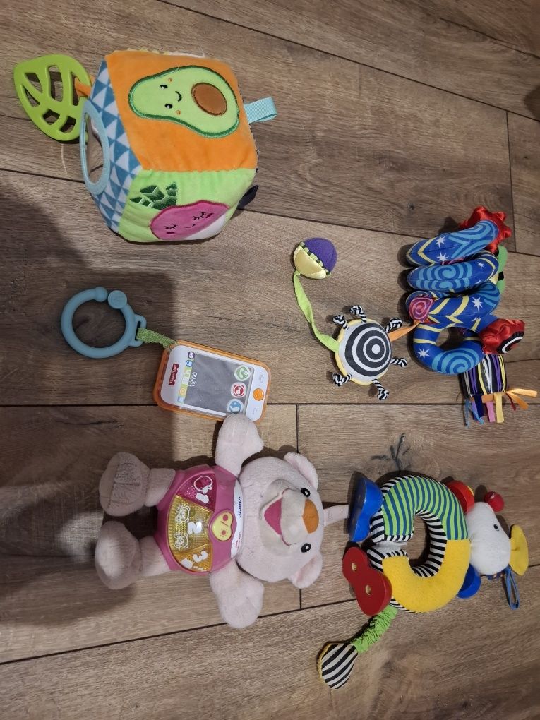 Zabawka Wózek Hello Kitty z lalką