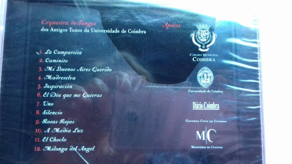 Antigos Tunos da Universidade de Coimbra . Tangos