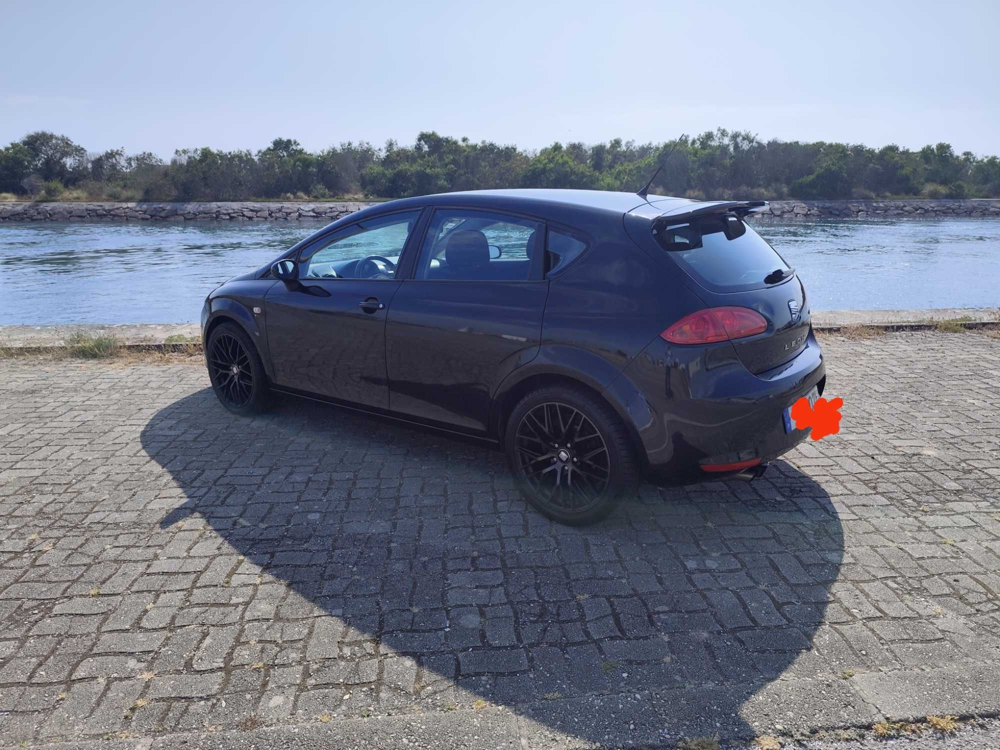 Único no País ( versão e motorização)