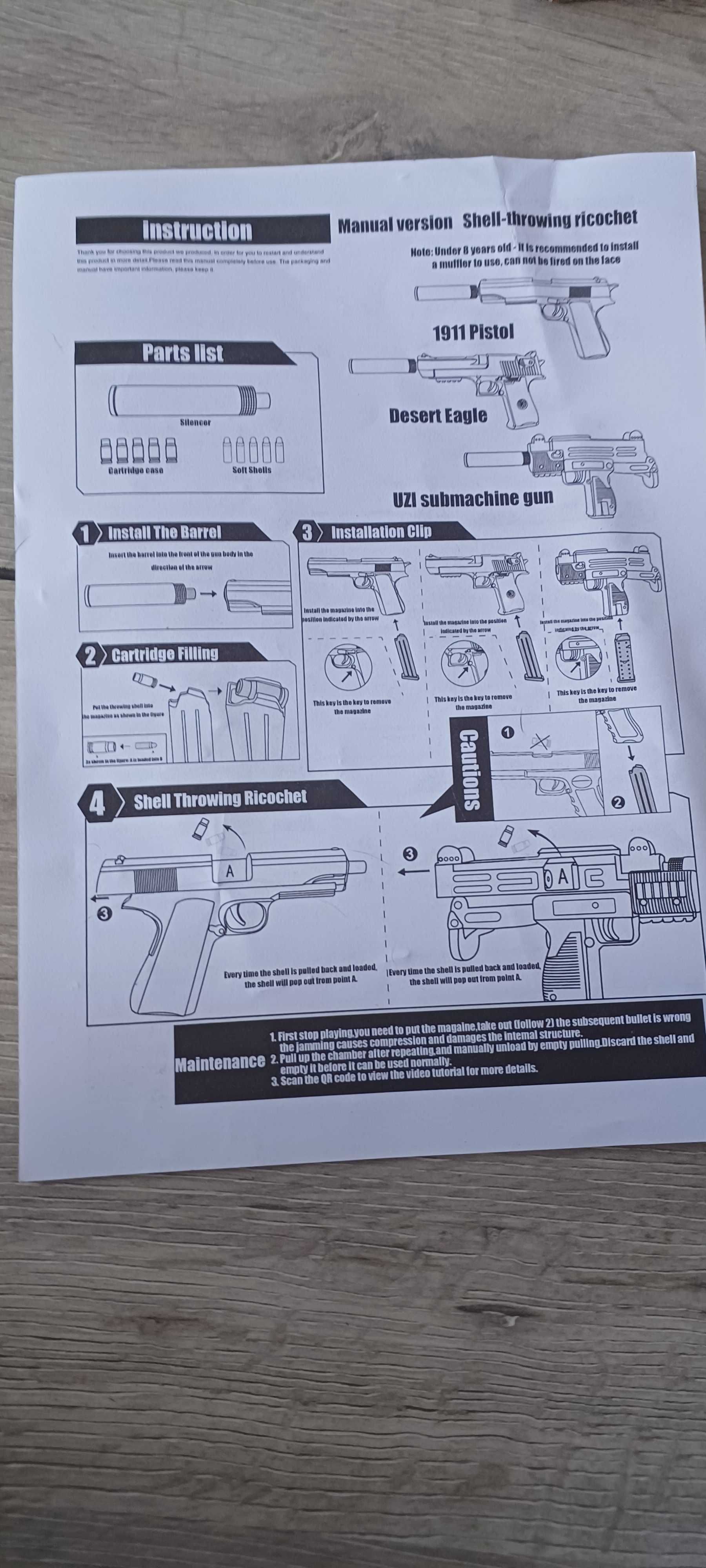 Złoty zabawkowy pistolet na amunicję