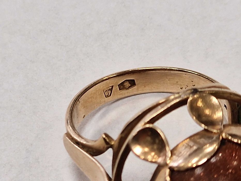 Złoty pierścionek/ 585/ 10.65 gram/ R15/ Piasek Pustyni/ WWJ/ 63-65