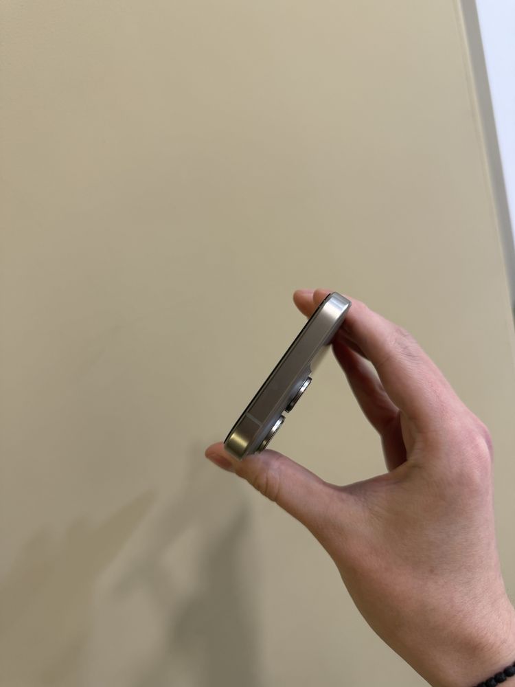 Б/у Iphone 15 Pro 128 Natural Titanium всі деталі рідні