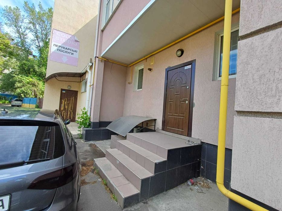 360м2 три поверхи по 80м2+підвал