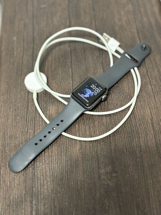 Apple Watch Series 3 • 38 mm • Aluminium Case