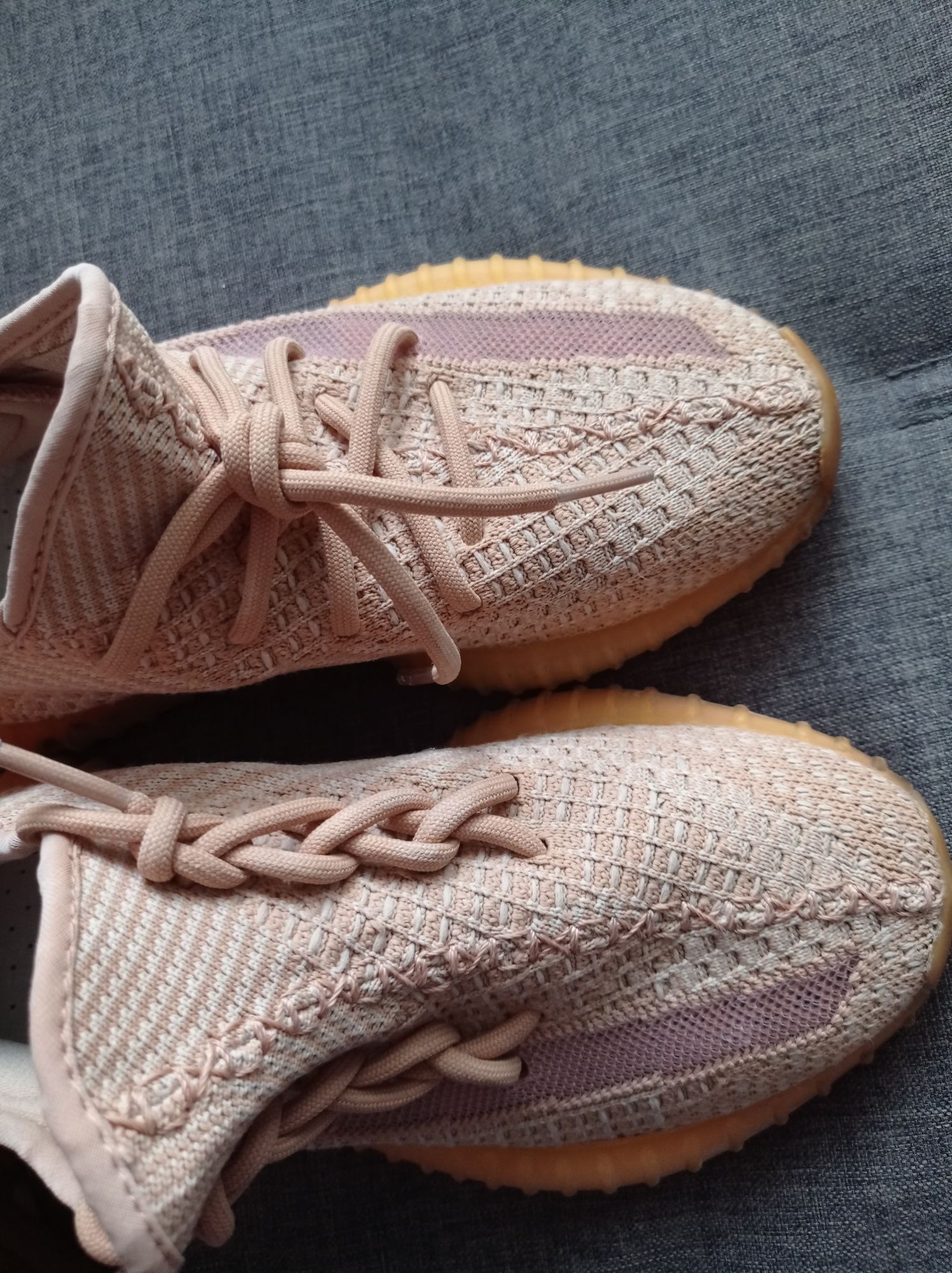 Кросівки Yezee Boost 39 розмір