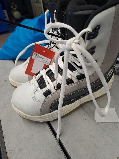 SALOMON LIMITED BOOTS