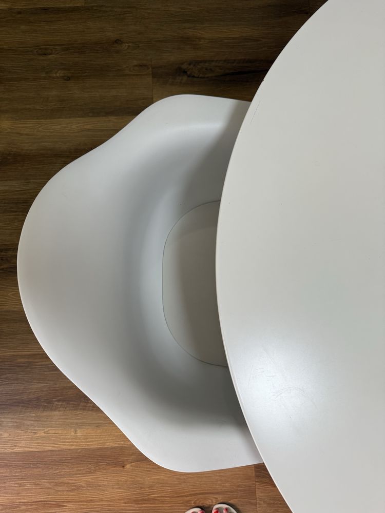 Conjunto Mesa Eiffel Redonda 1,20m + 4 Cadeiras Eiffel