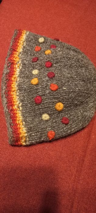 Шерстяная шапка , привезена из Непала