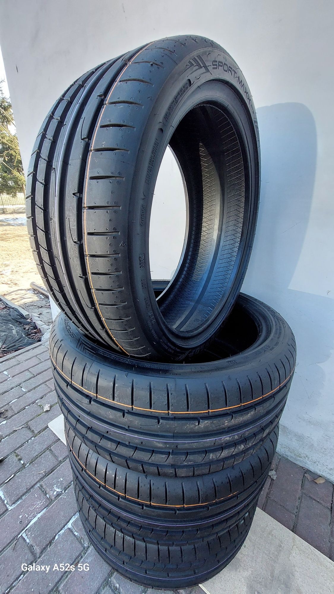 Dunlop Sport Maxx RT2  225/40/R18