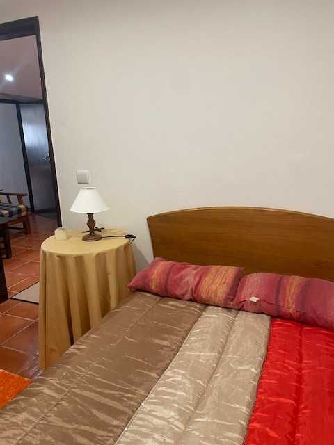 Arrenda-se ESTUDIO T0 e T1  Mobilado