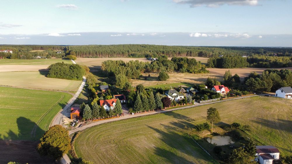 Działka ok. 1600 m² blisko lasu i jezior na Pałukach.